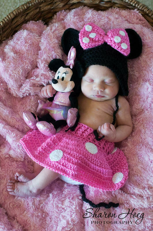 newborn girl in pink crochet minnie mouse outfit, metro detroit disney inspired photography